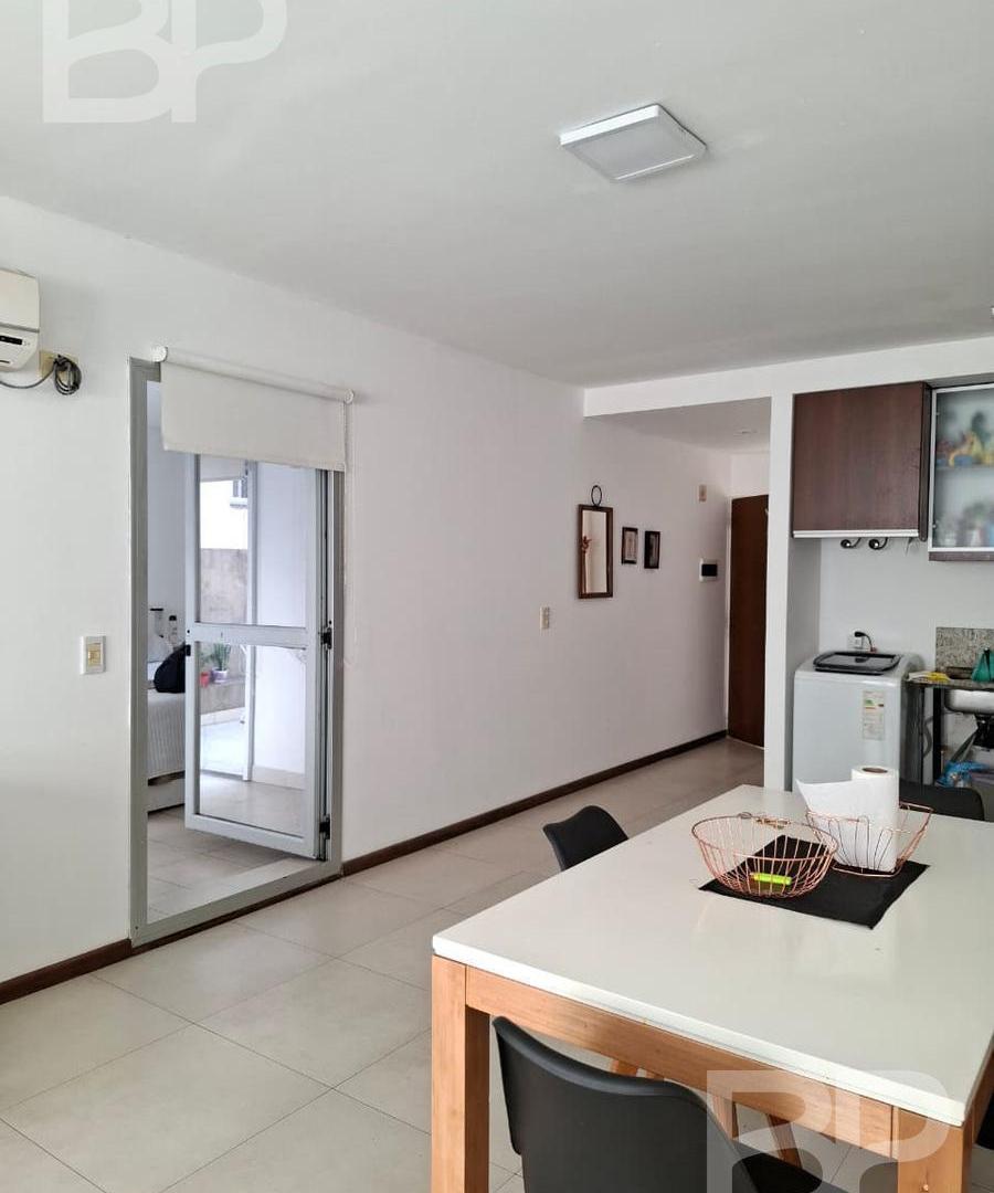 Foto de EXCELENTE DEPARTAMENTO 2 AMBIENTES - RECOLETA, imagen 2