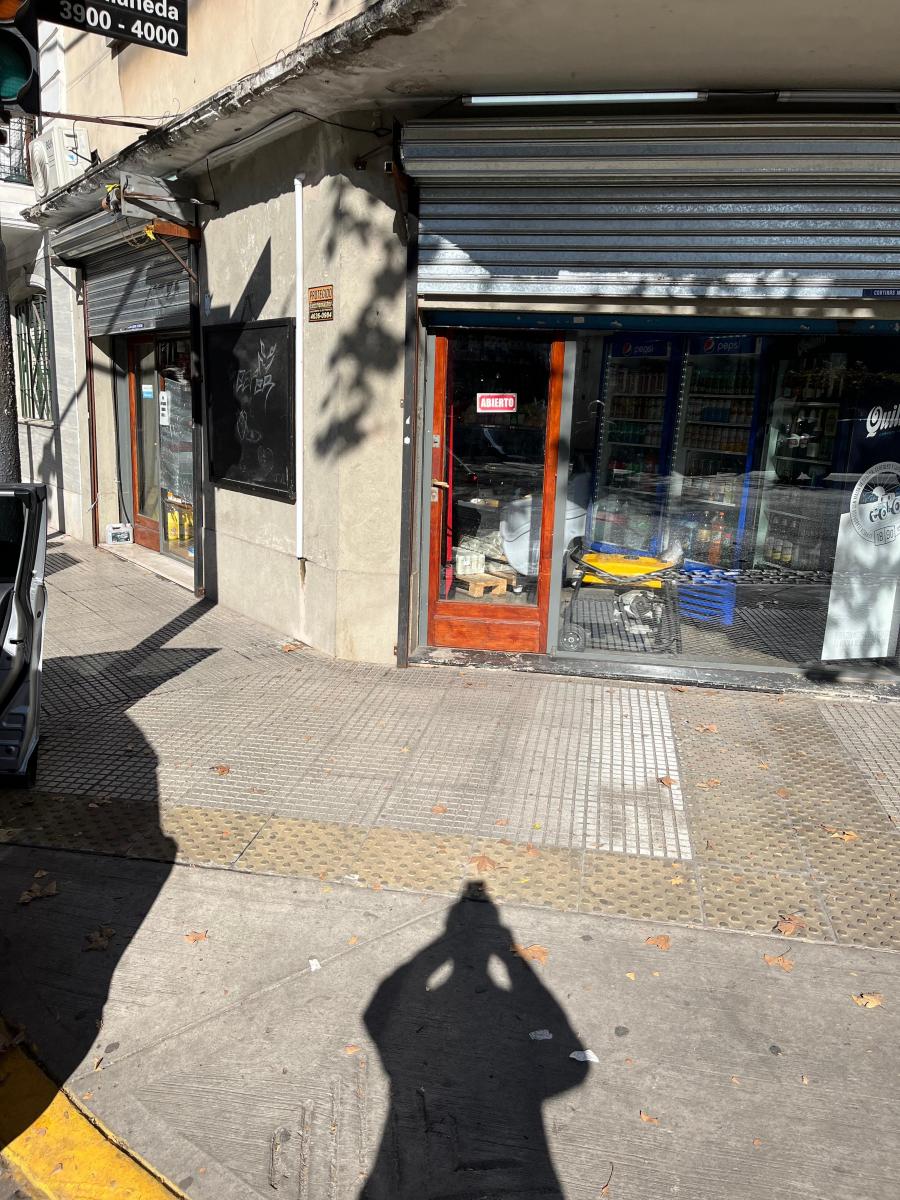 Foto de LOCAL VENTA AVELLANEDA Y CHIVILCOY, imagen 3