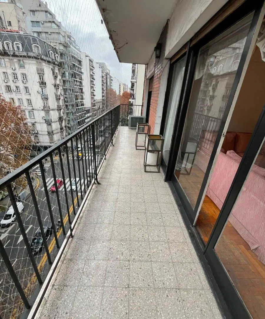 IMPECABLE 5 AMB. AV. PUEYRREDÓN Y AV. CÓRDOBA 5