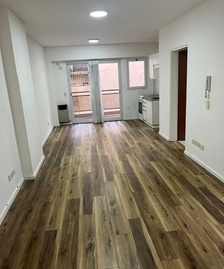 Foto de MONOAMBIENTE PASO AL 700 VENTA IMPECABLE, imagen 2