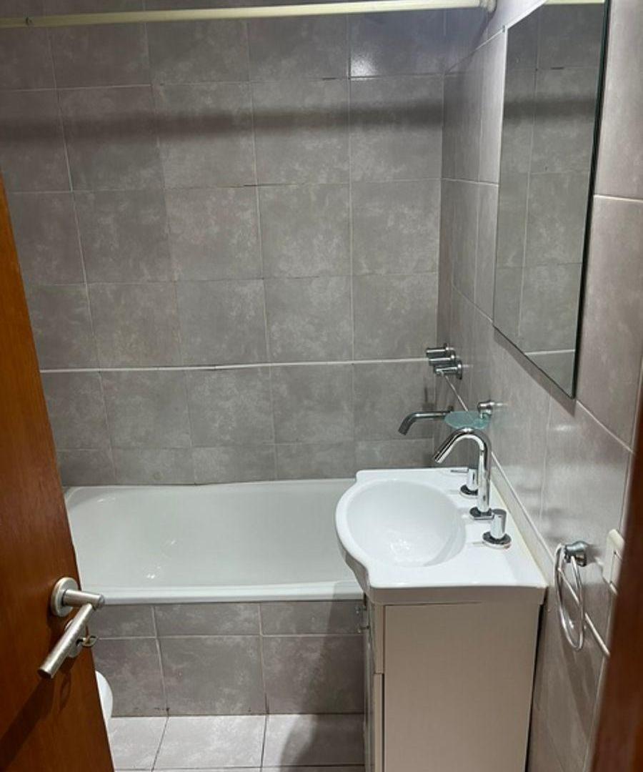Foto de MONOAMBIENTE PASO AL 700 VENTA IMPECABLE, imagen 5