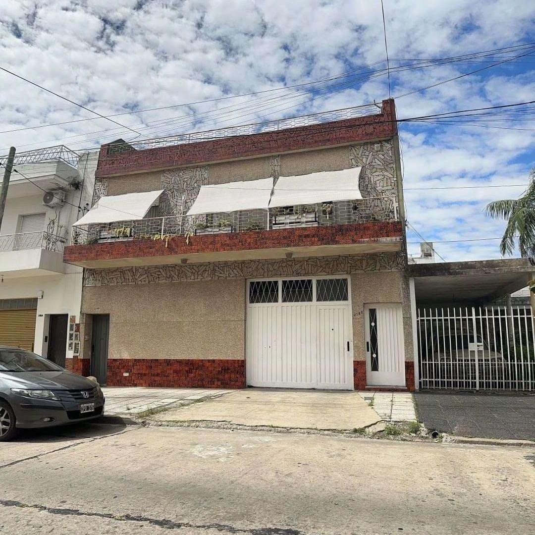 Casa en PH con galpon Todo al frente Gran terraza