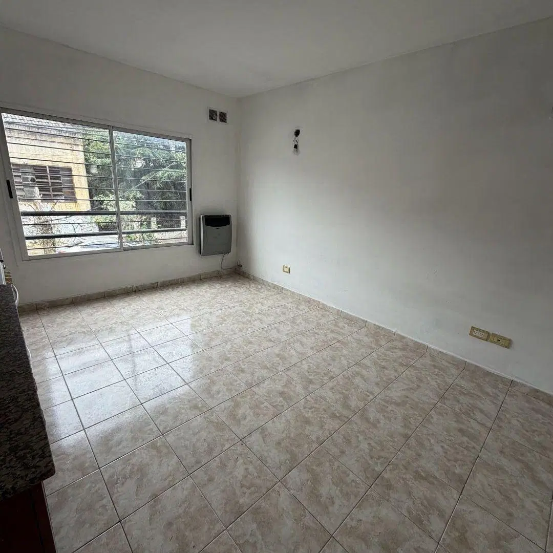 Impecable 2 amb con terraza propia 4
