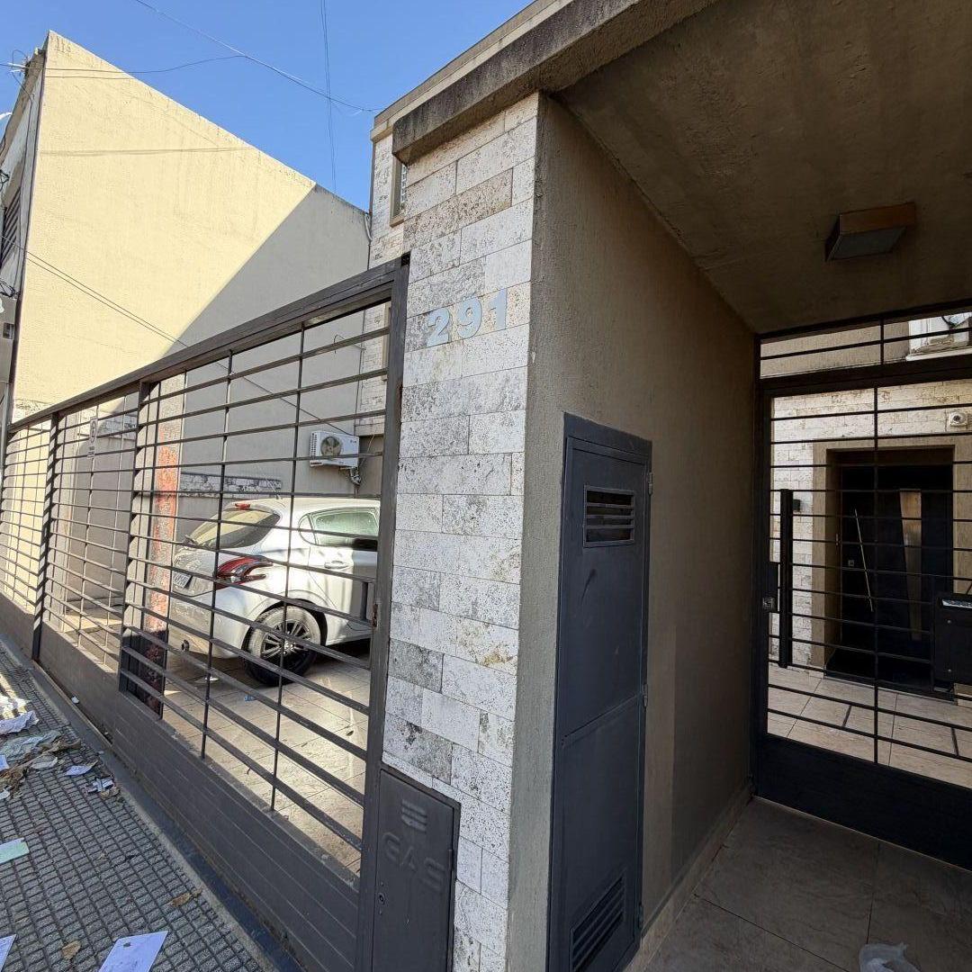 PH al frente con garage y patio SIN EXPENSAS