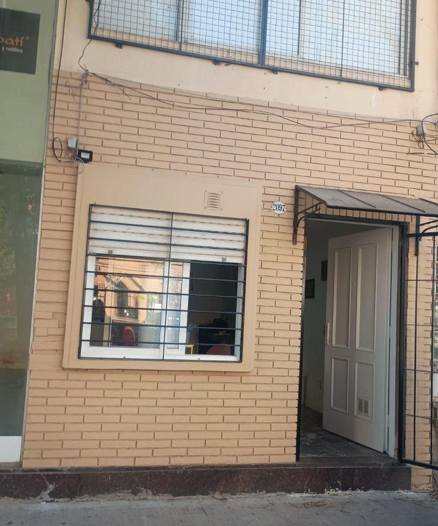 Foto de DEPTO APTO PROFESIONAL O LOCAL APTO VIVIENDA. SIN EXPENSAS. GTÍA, imagen 1