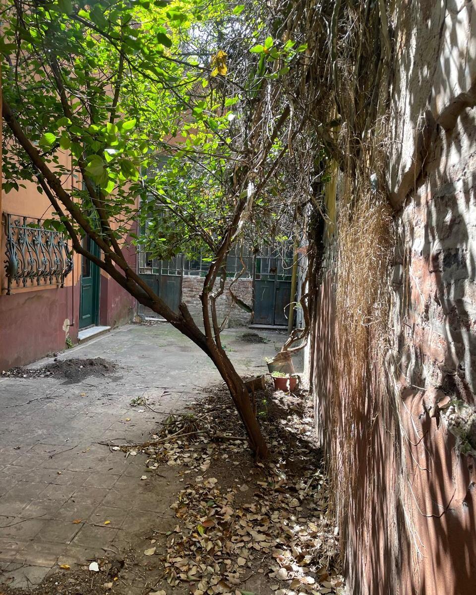 Casa Antigua a Refaccionar. Valor Terreno. 2