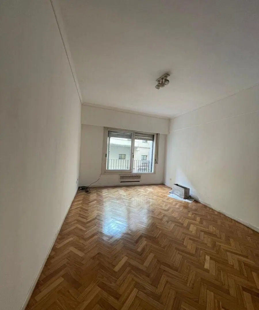 Departamento de 72 m² con 2 dormitorios mas dependencia en venta en Recoleta 3