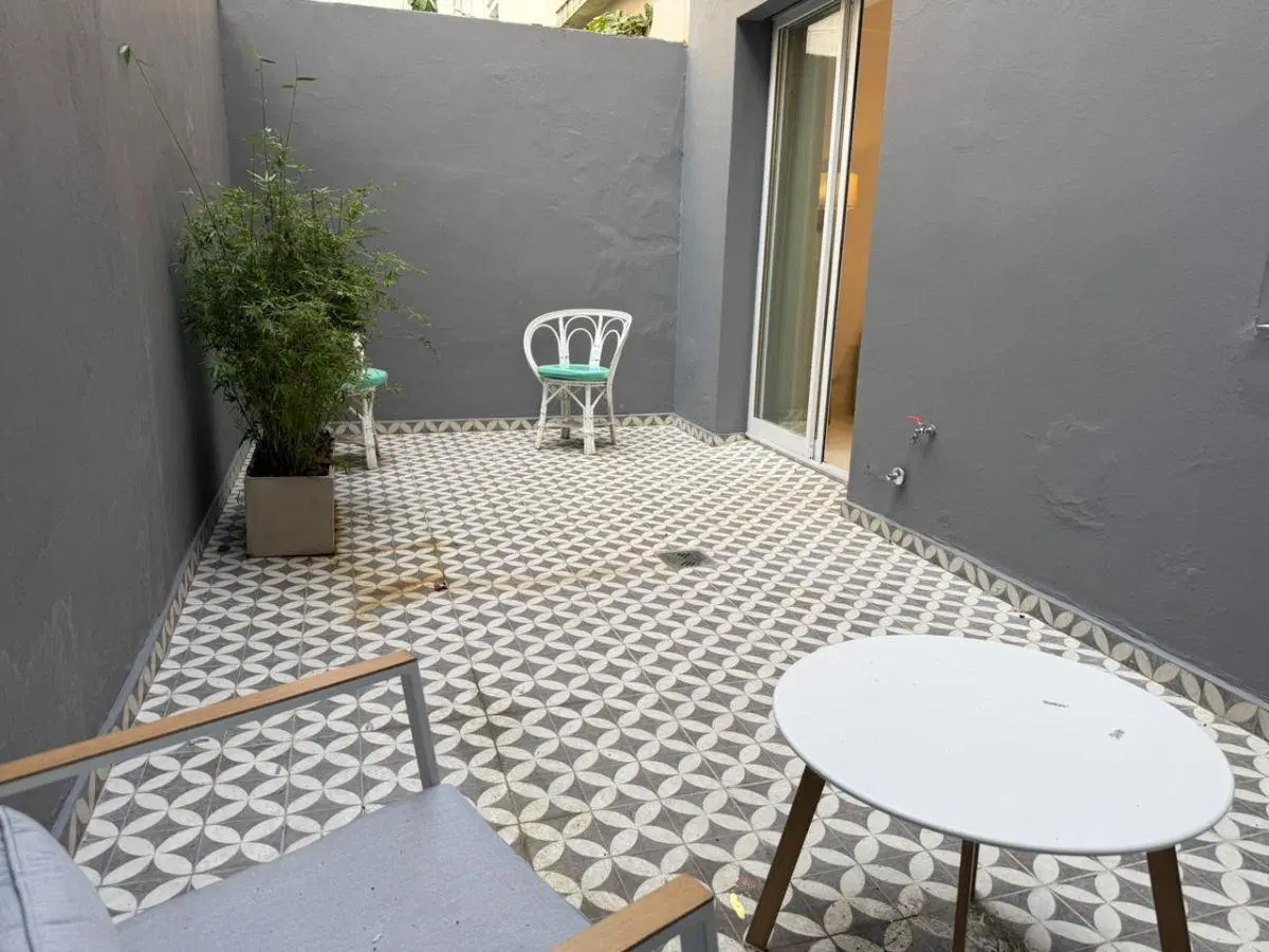 MAR DEL PLATA, Sarmiento 2301 - IMPECABLE 3 amb en PB con 2 patios. AMOBLADO/EQUIPADO. A ESTRENAR 2
