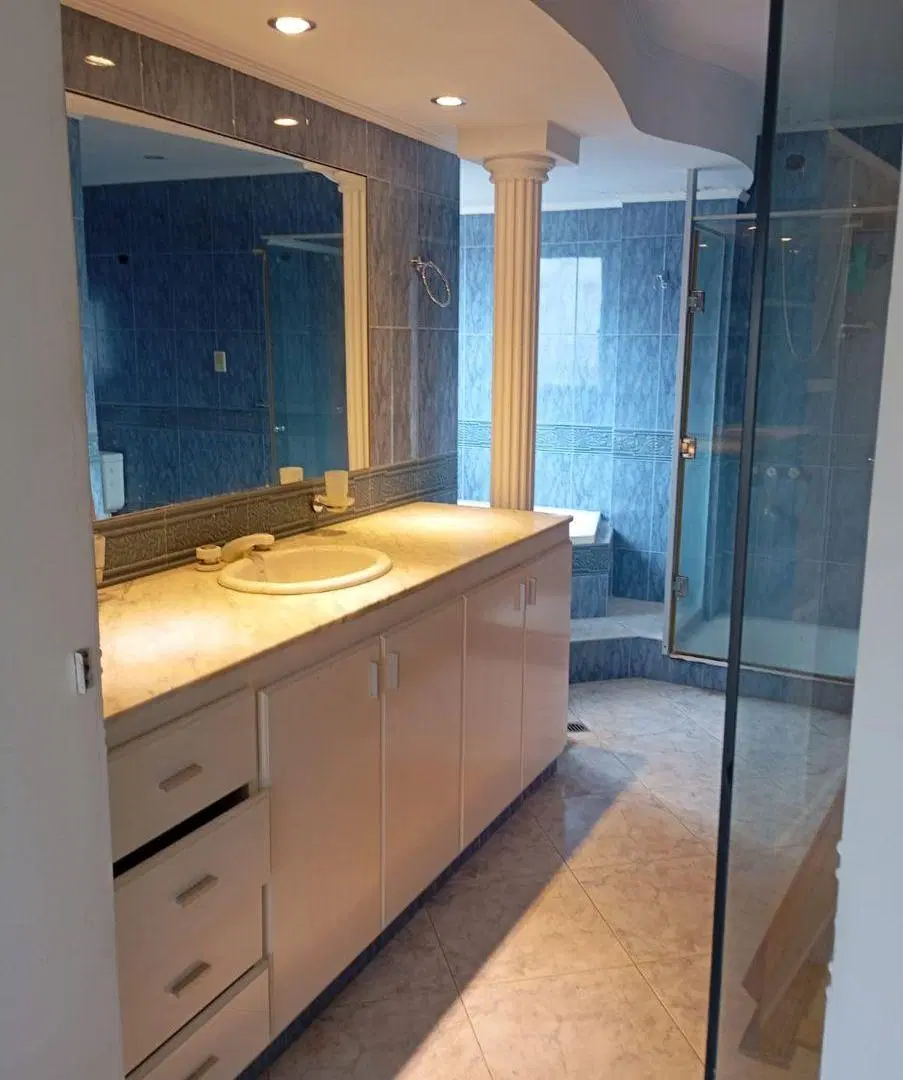 LOS TRONCOS- ALQUILER POR 24/36 meses - Chalet en 3 plantas. 3 dorm. + estudio + 2 baños + toilett 5