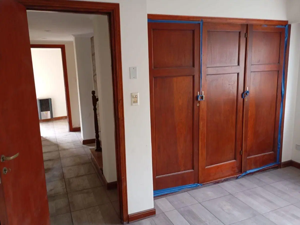 LOS TRONCOS- ALQUILER POR 24/36 meses - Chalet en 3 plantas. 3 dorm. + estudio + 2 baños + toilett 2