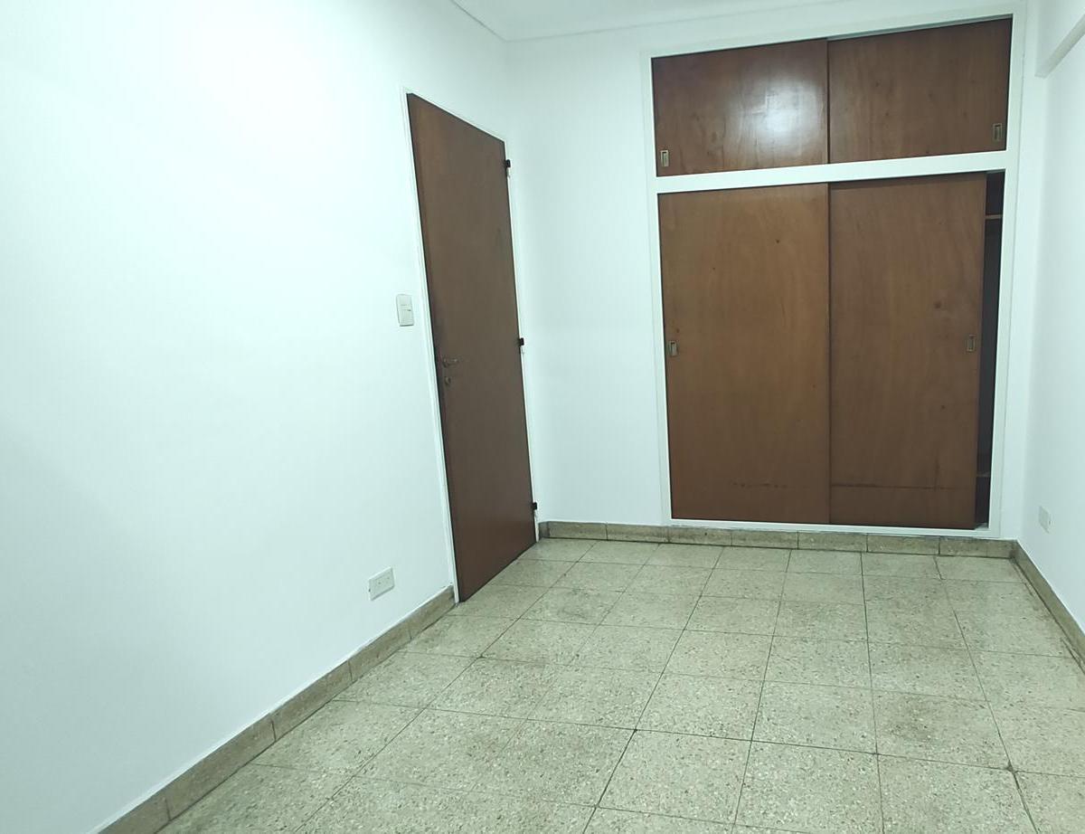 La Paternal - Av San Martin 2600 _venta Departamento 4 Amb. con Dependencia! 5