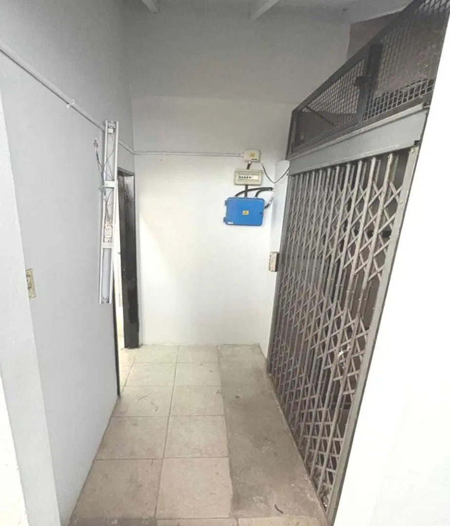 Alquiler Deposito Saavedra - Montacargas – Doble Altura – Sin Expensas 2