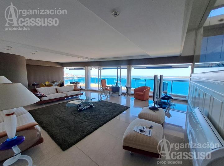Pent house Playa Mansa 4 dormitorios suites piscina parrillero gym amenities 3 cocheras 1
