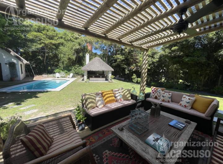 Casa en alquiler 3 dormitorios y 1 dormitorio huespedes- piscina parrillero Golf Parada 20 Brava
