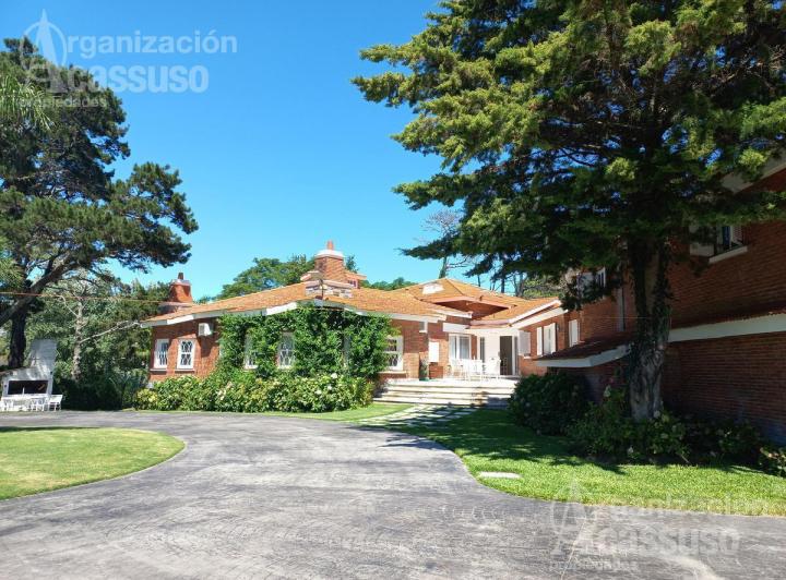 Punta del Este Casa 10 Dormitorios 10 baños playroom piscina barbacoa padle 4568 m2 terreno 2