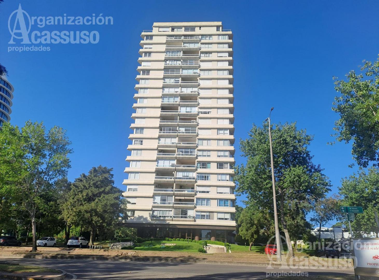 Punta del Este - Departamento  Roosevelt Dormar - 3 dorm - servicio - piscina