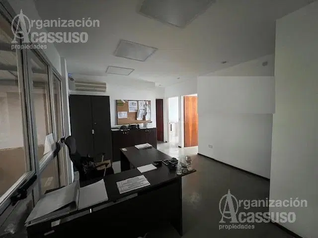 Galpón Venta con RENTA - San Isidro 3