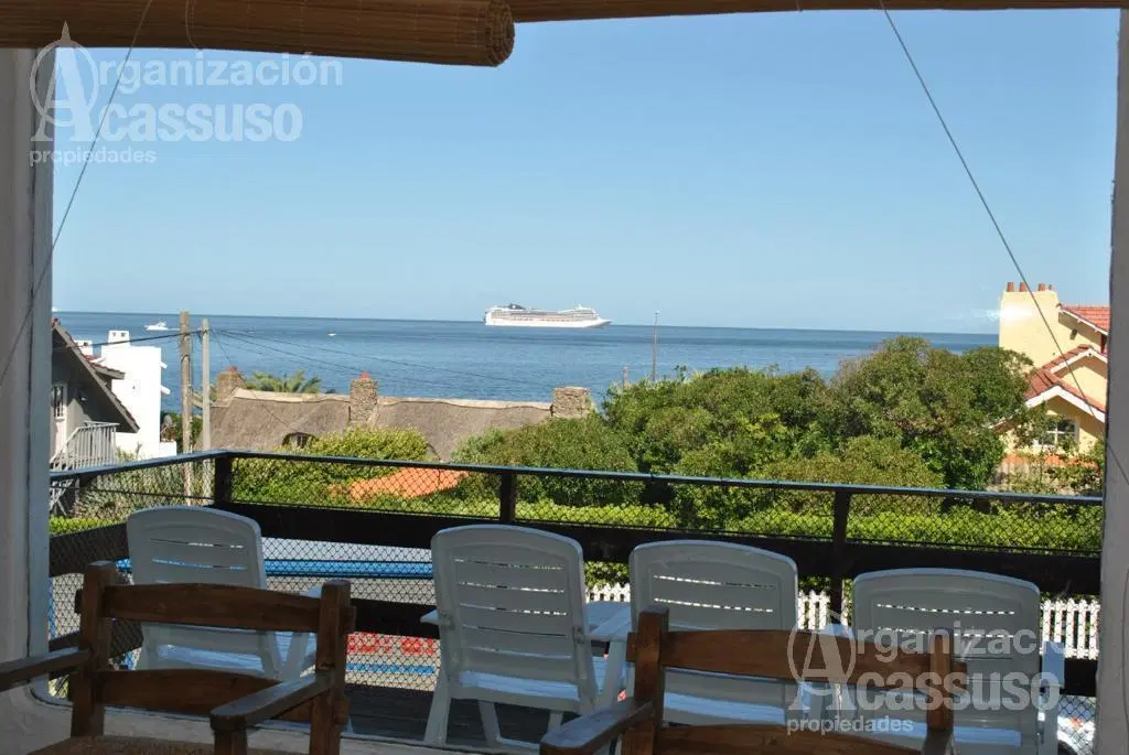 Departamento en  Venta en la Península  4 dormitorios 3 baños y dependencia de servicio 2
