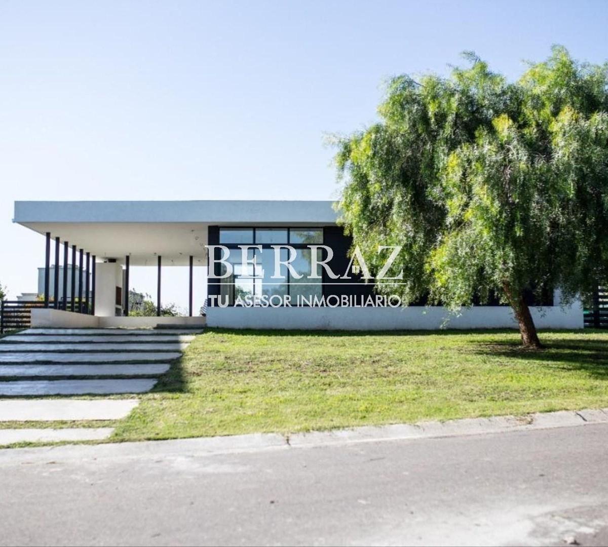 Casa venta 5 ambientes a la laguna en San Sebastián Area 8 Escobar lote de 800 m2