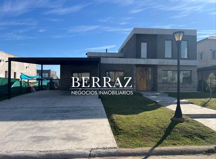 Casa Alquiler Temporal 4 Dormitorios Barrio Haras Santa Maria Lote de 950 m2 Escobar 2