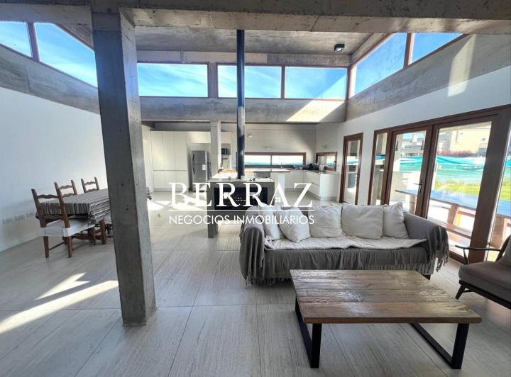 Casa Alquiler Temporal 4 Dormitorios Barrio Haras Santa Maria Lote de 950 m2 Escobar 5