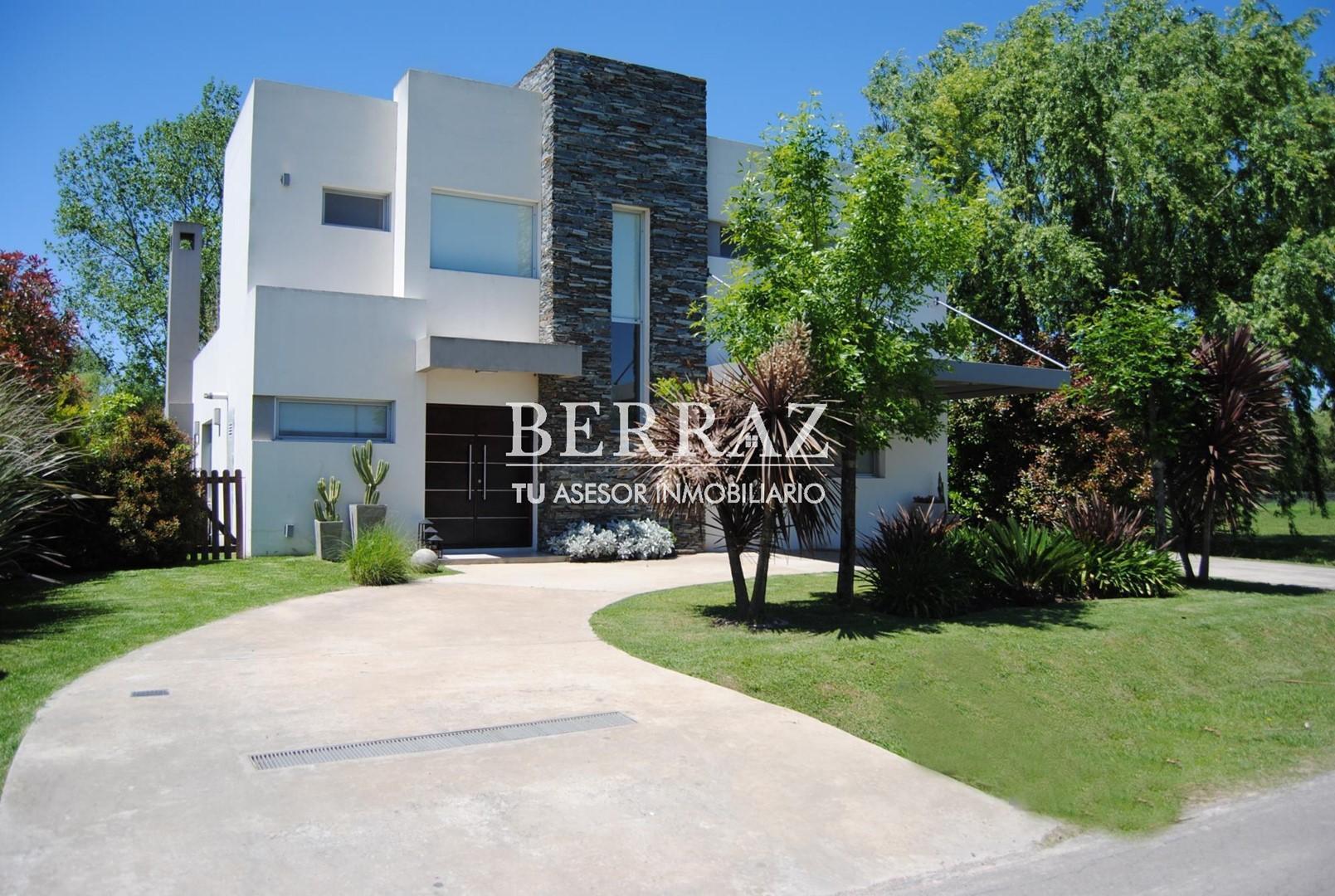 Casa Venta 5 ambientes estilo moderno en Campo Grande Pilar lote de 800 m2