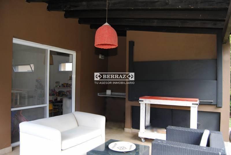 Casa venta 4 ambientes en Santa Maria de los Olivos Malvinas Argentinas Lote de 761 m2