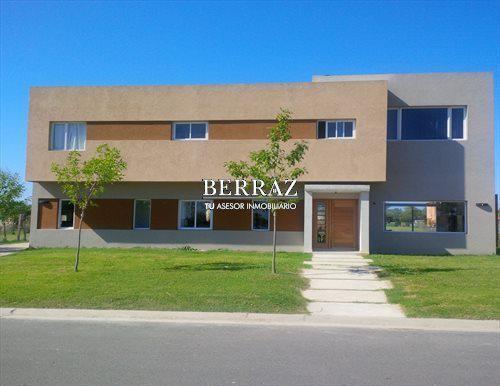 Casa Venta 6 ambientes al agua en barrio San Marco Villanueva lote de 1100 m2