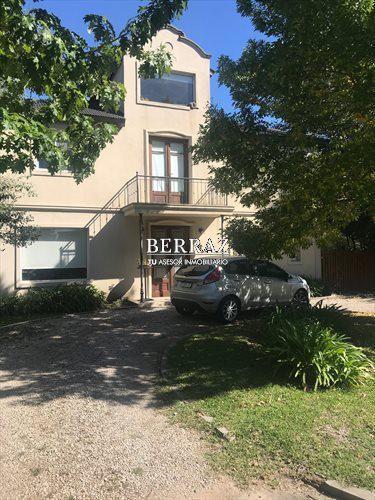 Casa venta 5 ambientes en Saint Matthew' s Pilar lote de 850 m2