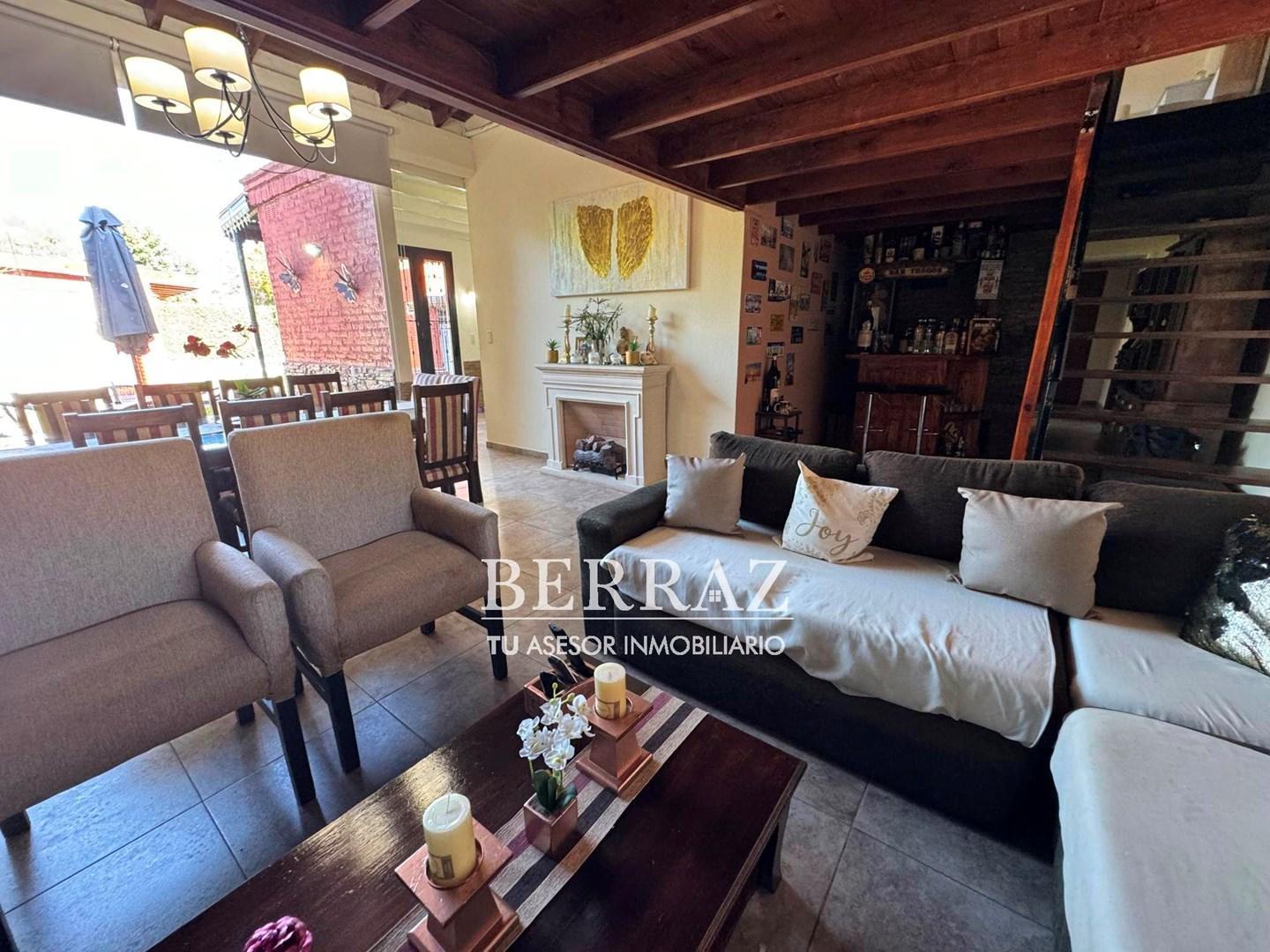Casa venta 4 ambientes en barrio Montecarlo Pilar lote de 390 m2