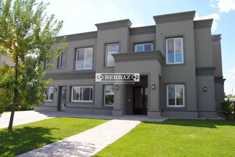 Casa venta 8 ambientes en Ayres Plaza lote de 766 m2