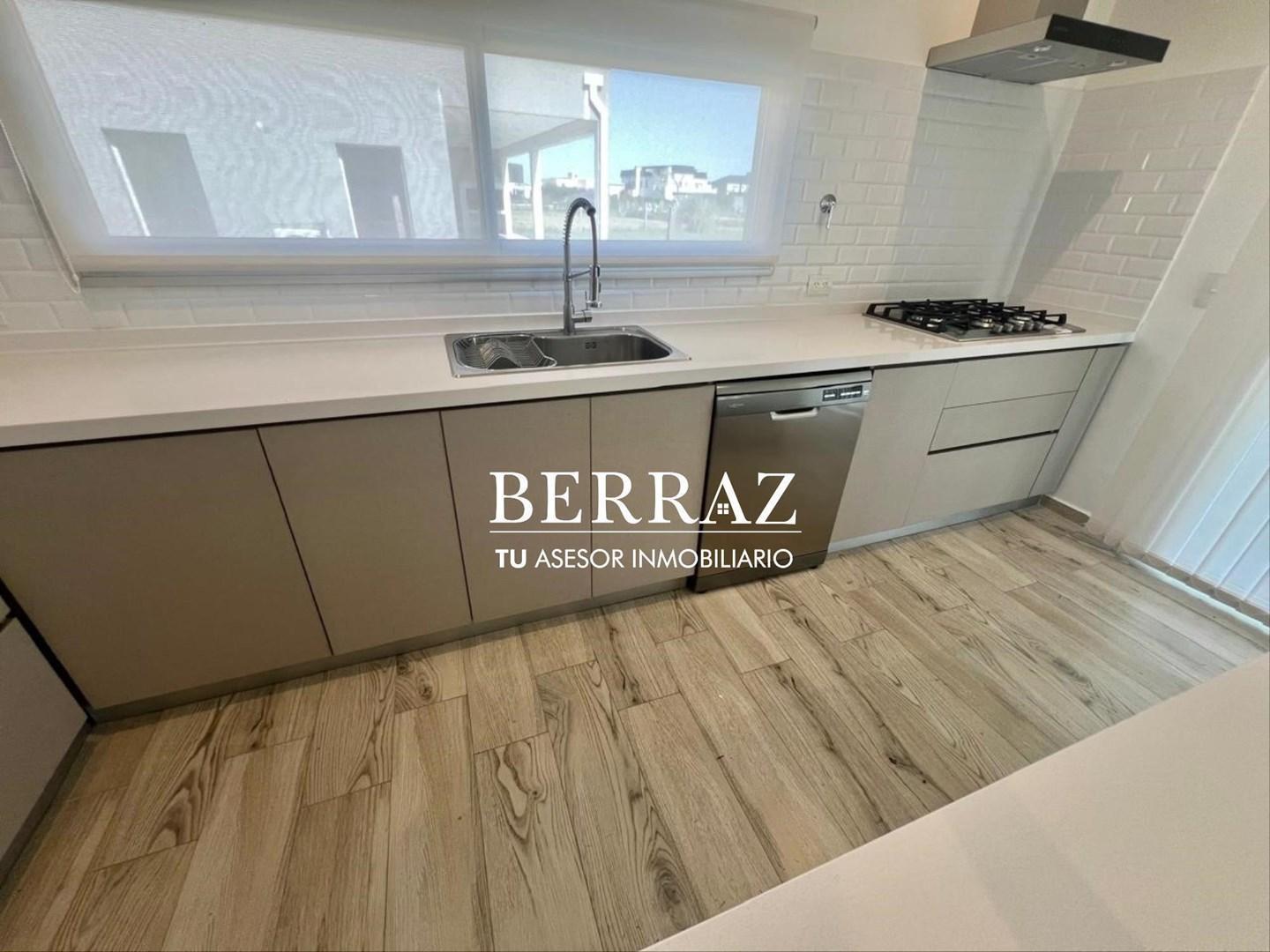 Foto de Casa Venta 3 Dormitorios Barrio El Trebol lote de 961 m2 Haras Santa, imagen 5