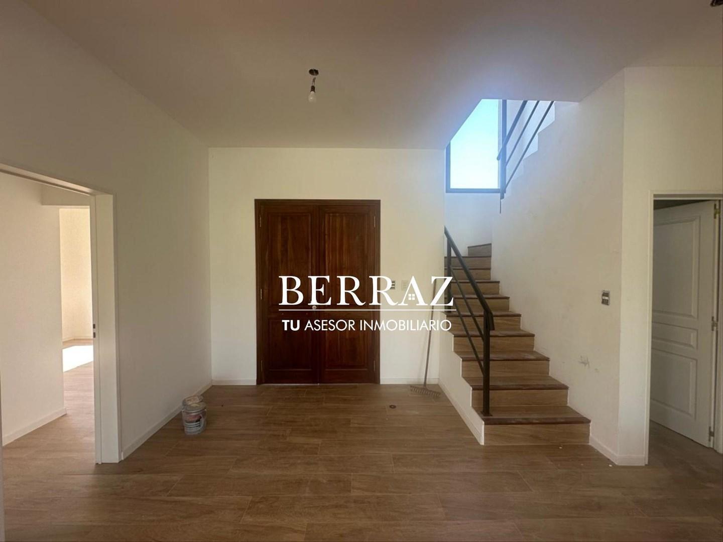 Casa Venta 4 Dormitorios Barrio Chateau Lote de 863 m2 Pilar