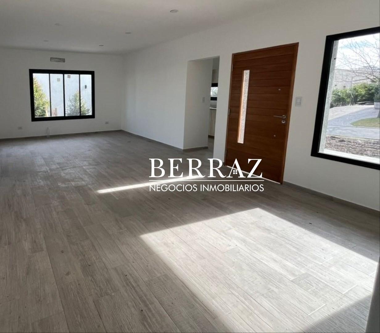 Casa Venta 3 Dormitorios Barrio Santa Elisa Lote de 550 m2 Pilar del Este