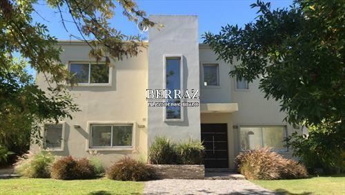 Casa venta 4 ambientes en Haras de Santa Maria Los Eucaliptos Escobar lote de 800 m2