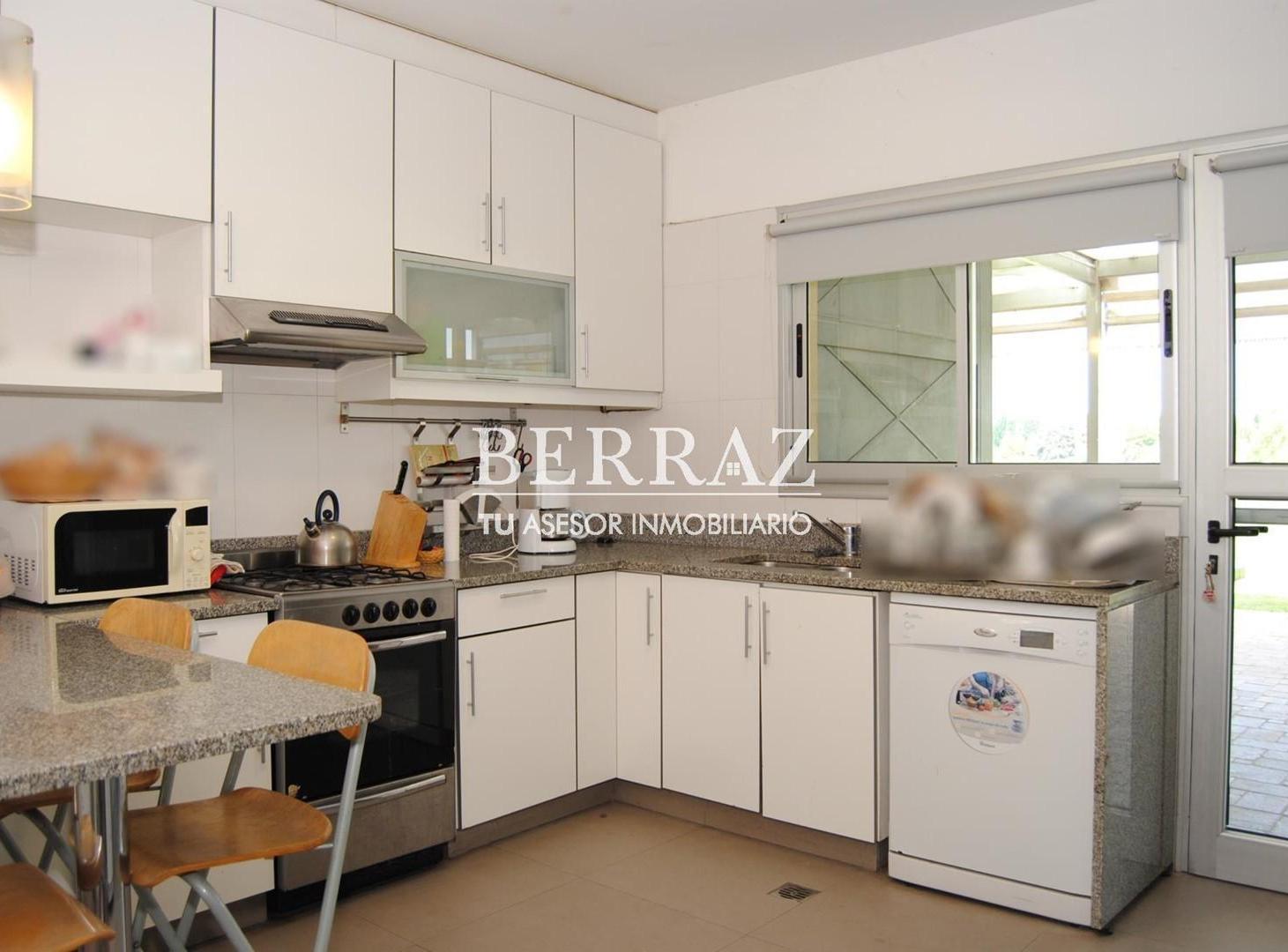 Casa Venta 6 ambientes en San Francisco CC Manzanares a la laguna lote de 2370 m2