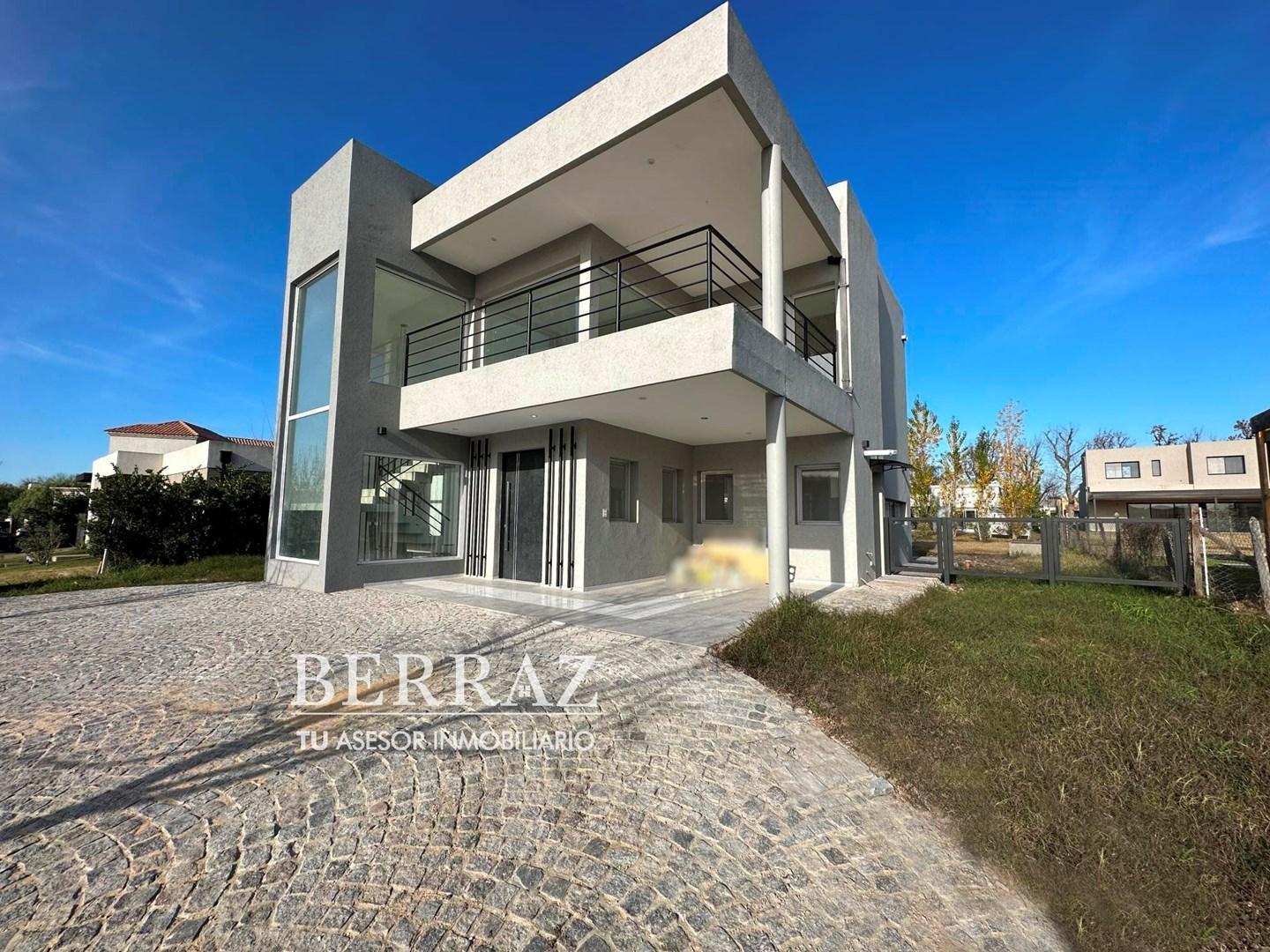 Casa venta 6 ambientes en Santa Guadalupe Pilar del Este 704 m2
