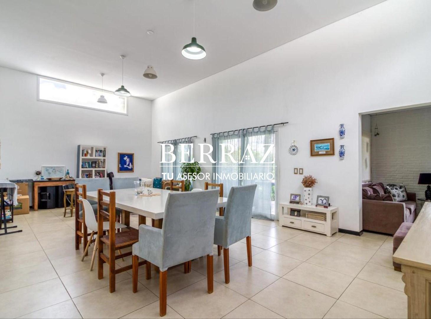 Foto de Casa Venta 4 Dormitorios Barrio Los Eucaliptos Lote de 761 m2 Haras, imagen 2