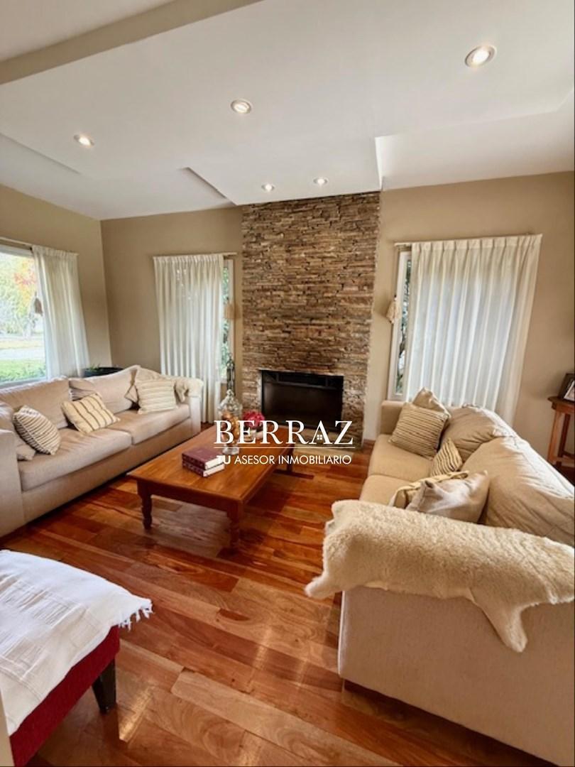 Casa Venta 3 Dormitorios Barrio La Montura Lote de 835 m2 Pilar