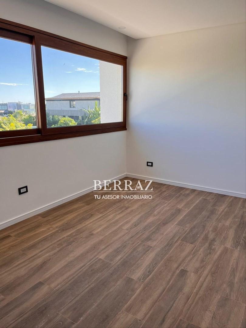 Casa venta 6 ambientes en Castaños lote de 530 m2