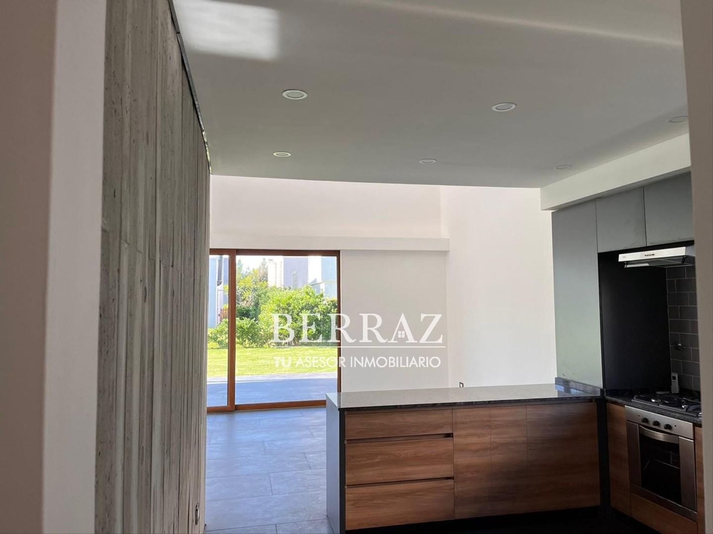 Casa venta 6 ambientes en Castaños lote de 530 m2