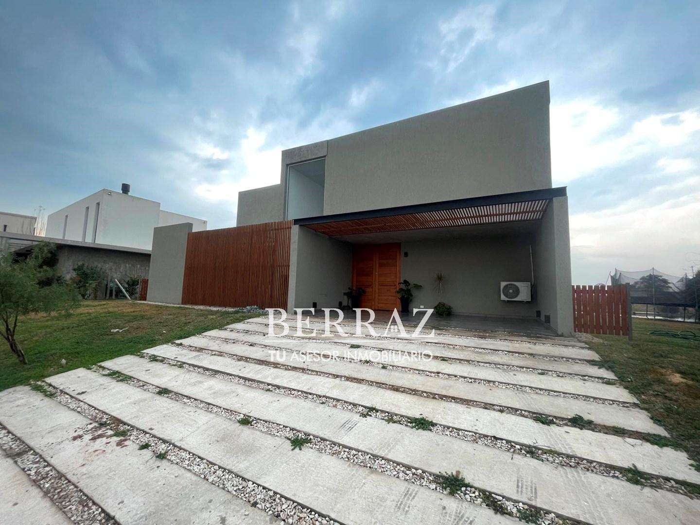 Casa venta 6 ambientes a la laguna en San Sebastián Area 1 Escobar lote de 1042 m2