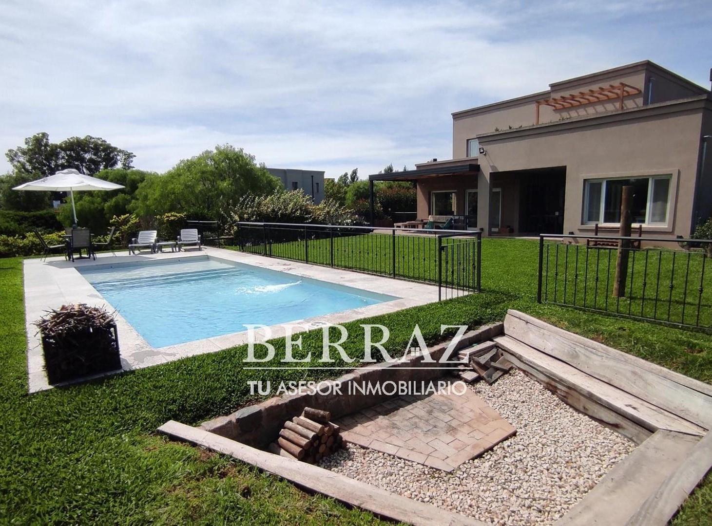 Casa venta 6 ambientes en Santa Guadalupe Pilar del Este 719 m2