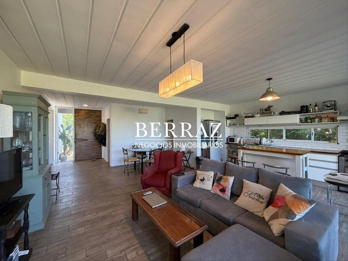 Casa Venta 3 Dormitorios Barrio San Eduardo Lote de 444 m2 Pilar del Este