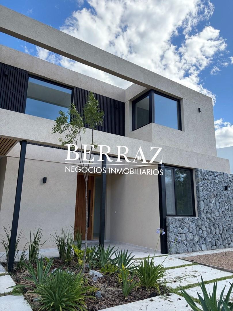 Casa Venta 4 Dormitorios Barrio La Calesa Lote de 1103 m2 Pilará, Pilar Zona Norte
