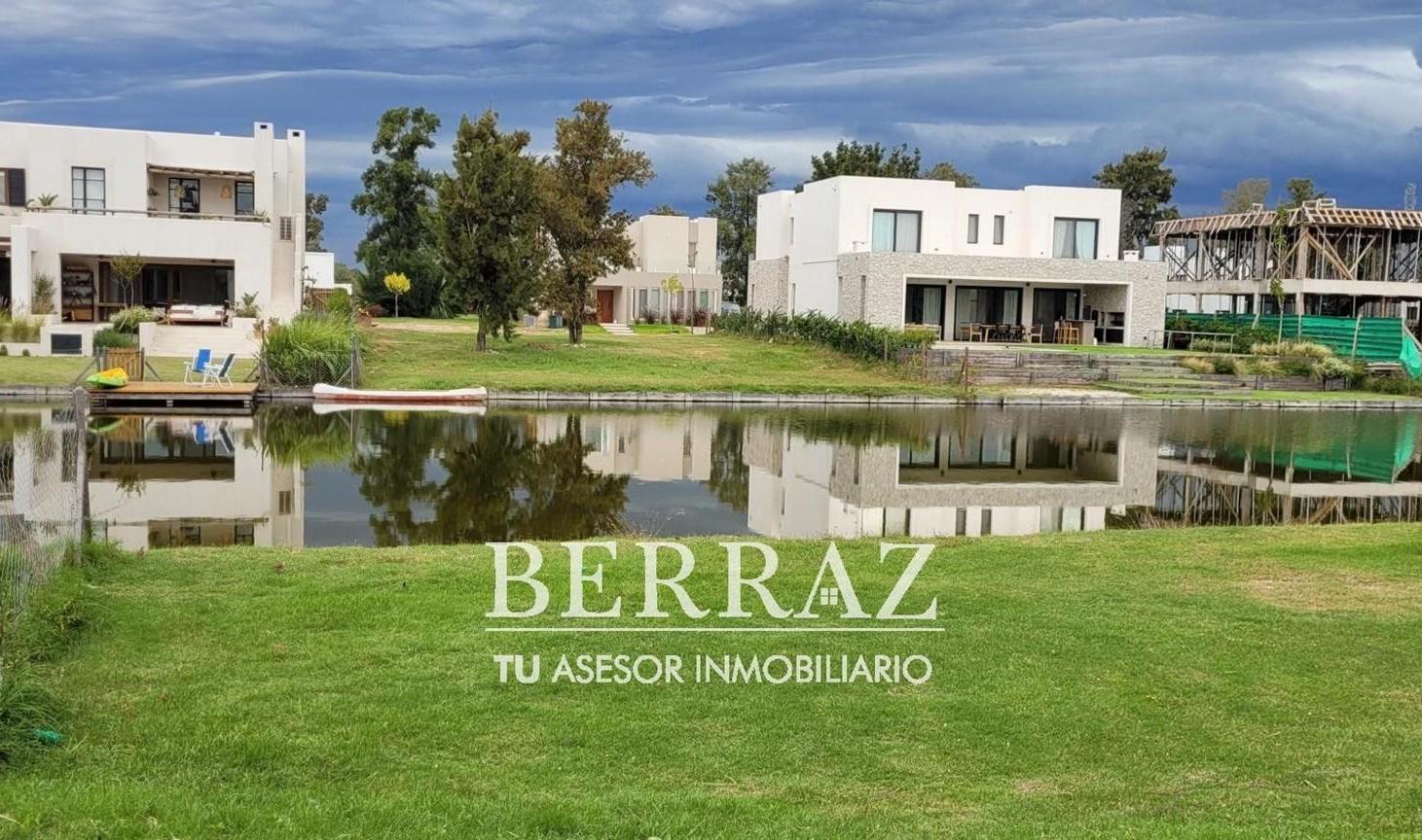 Casa Alquiler Anual 6 ambientes en Laguna Grande Villanueva lote de 650 m2