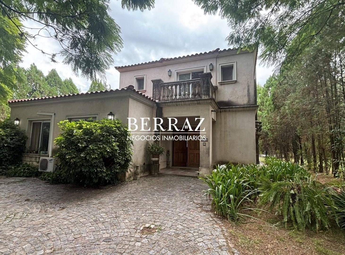 Casa Venta 3 Dormitorios Barrio Santa Silvina Lote de 814 m2 Pilar