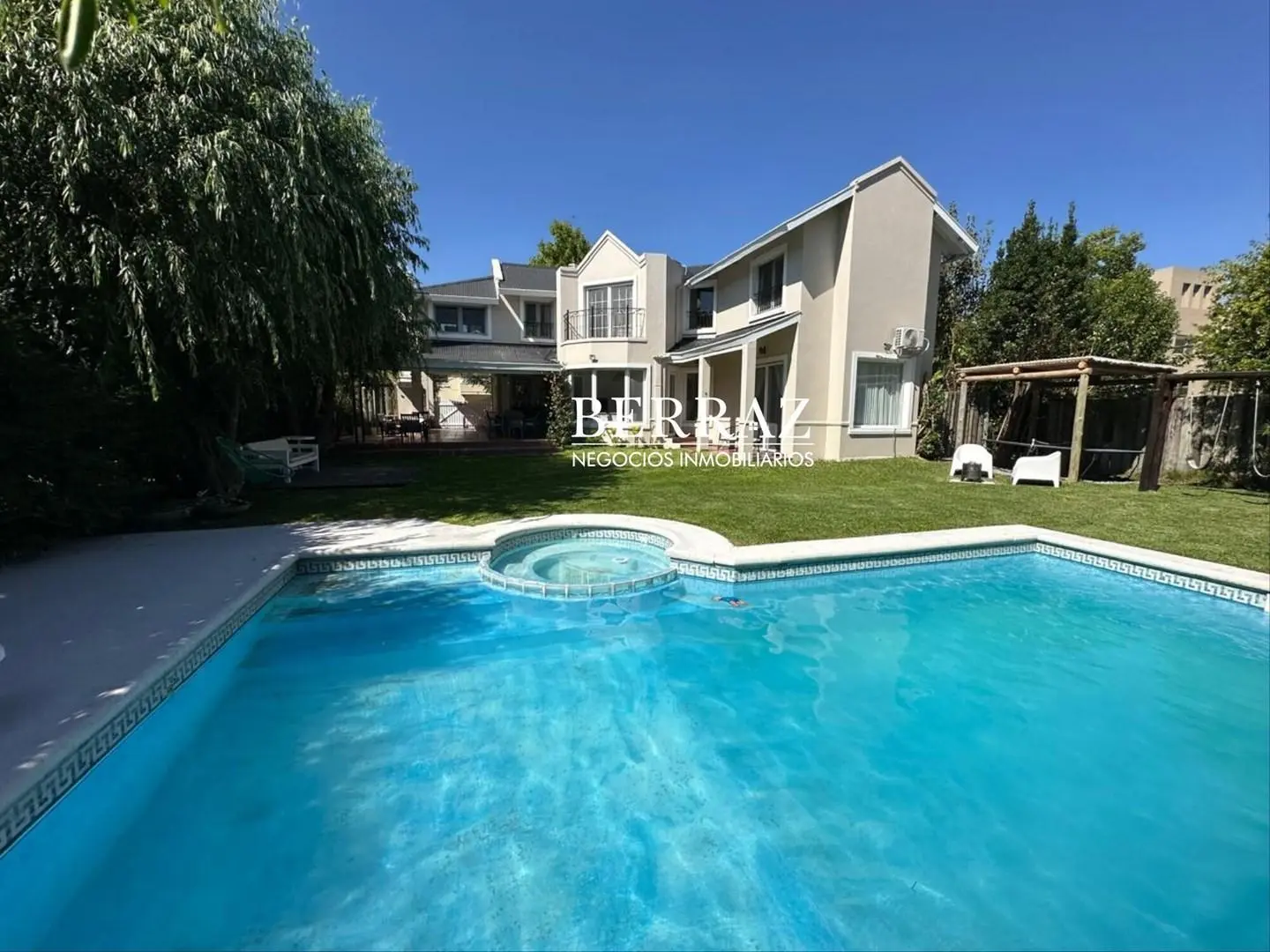 Casa Venta 4 Dormitorios Haras del Pilar La Caballeriza Lote de 800 m2 Pilar 2