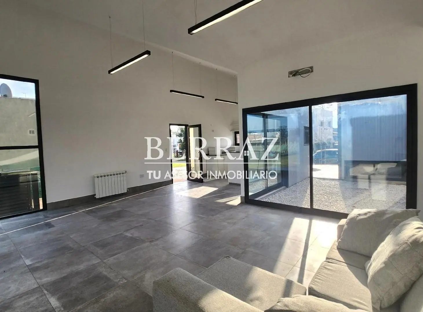 Casa en Venta 3 Dormitorios en Santa Elena Pilar del Este lote de 581 m2 2