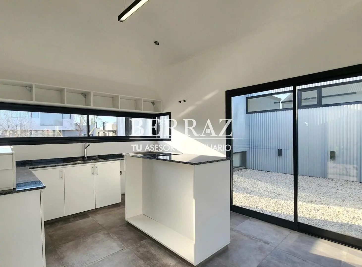 Casa en Venta 3 Dormitorios en Santa Elena Pilar del Este lote de 581 m2 8